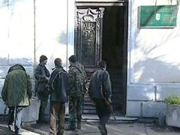 Принято решение до 17.00 мск вывести вооруженных людей из контролируемых сторонниками Р.Хаджимбы и С.Багапша государственных объектов Абхазии