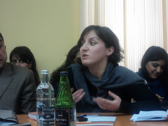 Ани Азатян, журналист газеты "Апараж".