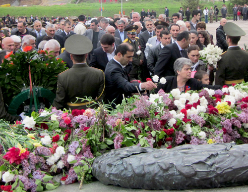 Празднование Дня Победы в Степанакерте, Нагорный Карабах. 9 мая 2011 г. Фото "Кавказского узла"