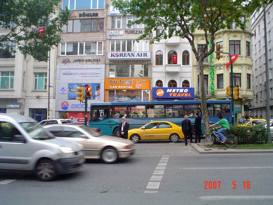 Одна из улиц Стамбула.