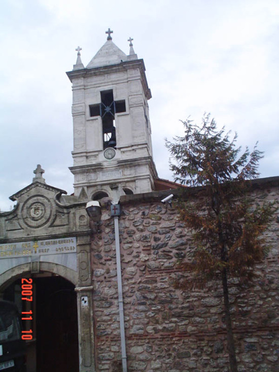 Армянская церковь им.Девы Марии. Вид со стороны. 
