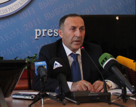  Председатель ЦИК Батал Табагуа. Абхазия, Сухум, 24 августа 2011 г. Фото "Кавказского узла"