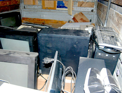 Конфискованное имущество редакции газеты "Хурал". Баку, 19 октября 2011 г. Фото: Институт свободы и безопасности репортеров, www.irfs.az