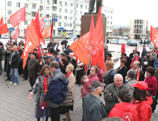 Митинг коммунистов и обманутых дольщиков состоялся сегодня в Краснодаре. 7 апреля 2012 г. Фото Никиты Серебрянникова для "Кавказского узла" 