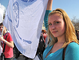 Члены астраханских молодежных организаций на митинге против голодовки. Астрахань, 10 апреля 2012 г. Фото Вячеслава Ященко для "Кавказского узла"