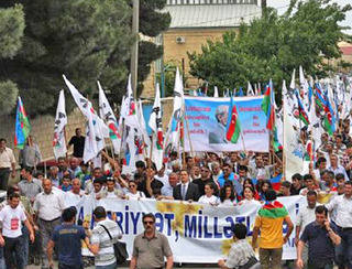 Митинг в поселке Новханы. Азербайджан, 28 мая 2012 г. Фото ИА Туран