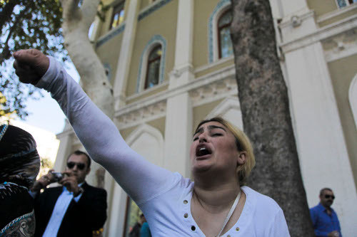 Баку, 20 октября 2012 г. Участница акции протеста с требованием роспуска парламента. Фото Азиза Каримова для "Кавказского узла"