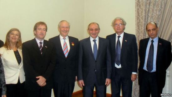 Делегация Уругвая с президентом Нагорного Карабаха Бако Саакяном.