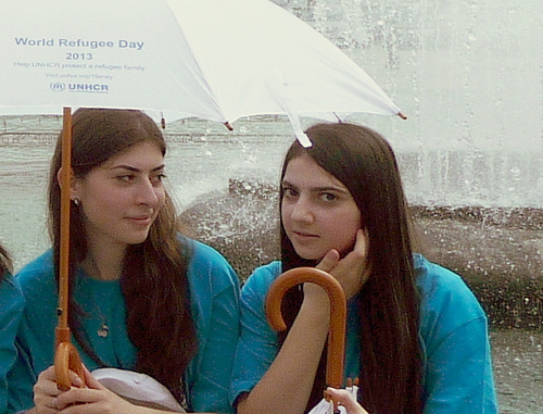 Участницы шествия, посвященного дню беженцев. Ереван, 20 июня 2013 г. Фото Армине Мартиросян для "Кавказского узла"