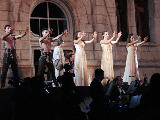 Сцена из оперетты А.Бабаева 
