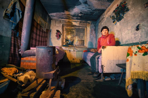 Айк Барсегян. Фото из серии "Им нужно жилье". Гюмри, 2013 г. http://www.facebook.com/UNArmenia