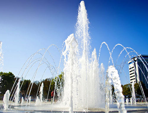 Поющий фонтан на Театральной Площади. Краснодар. Фото: Sergio Evsyukov http://ru.wikipedia.org/