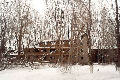 Сгоревший дом в поселке Молодежный Астраханской области. Фото КУ.
