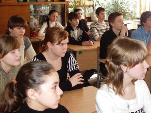 Занятия в одной из школ Адыгеи. Фото с сайта www.mchs.gov.ru