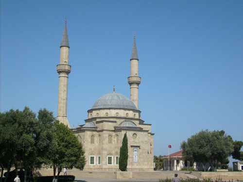 Мечеть в Аллее Жертв, Баку. Фото с сайта http://nurlink.moifoto.ru/Baku/f912253