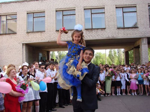 Учащиеся одной из школ Карачаево-Черкесии. Фото с сайта www.kchr.info