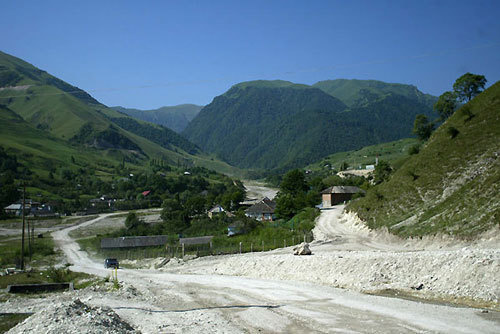 Один из высокогорных районов Чечни. Фото с сайта www.chechnyafree.ru