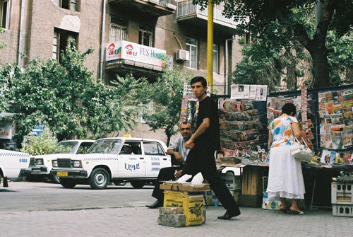 Армения, Ереван, улица Маштоца. Фото "Кавказского Узла"