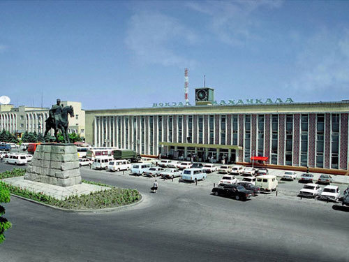 Дагестан, Махачкала, городские ворота, железнодорожный вокзал. Фото с сайта www.mkala.ru