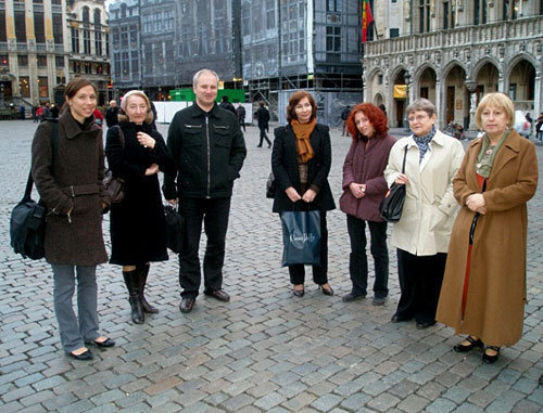 Магомед Евлоев в Брюсселе (справа Наталья Эстемирова), апрель 2008 года. Фото с сайта http://ingushetia.org