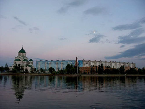 Астрахань, вид с набережной. Фото с сайта http://astrakhan-450.ru, автор Константин Беспалов