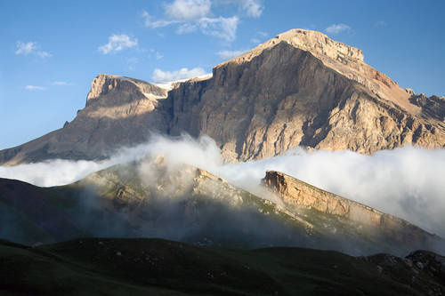 Азербайджан, гора Шахдаг. Фото с сайта www.risk.ru/users/zharikson/8078