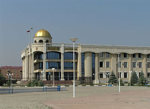 Магас, резиденция президента Республики Ингушетия. Фото с сайта www.venividi.ru/user/183, автор Артём Русакович