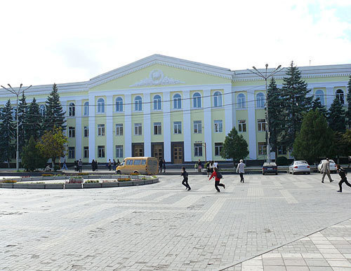 Дагестан, Махачкала, здание Дагестанского государственного университета. Фото "Кавказского Узла"
