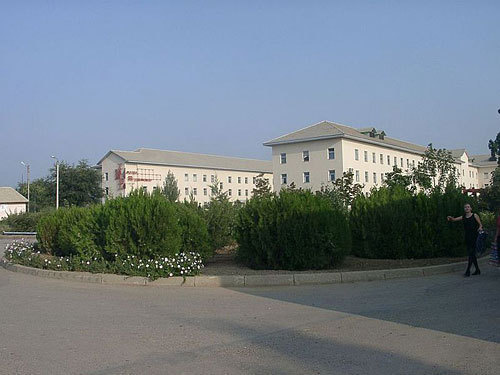 Будённовск, корпуса цетральной больницы. Фото с сайта http://ru.wikipedia.org