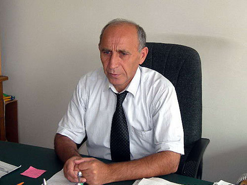 Отец похищенного, глава администрации Буйнакска Местерлю Шахбанов. Фото "Кавказского Узла"