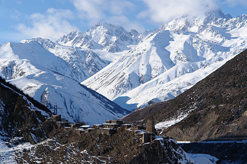 Северная Осетия, Алагирское ущелье. Участок Транскама возле селения Нар. Фото "Кавказского Узла"
