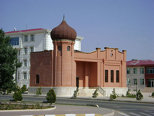 Нахичевань. Женский центр (19 век). Фото с сайта http://ru.wikipedia.org