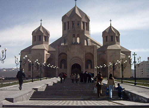 Армения, Ереван. Собор св. Григория Просветителя. Фото с сайта http://ru.wikipedia.org