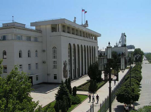 Дом правительства Дагестана в Махачкале. Фото Артёма Русаковича