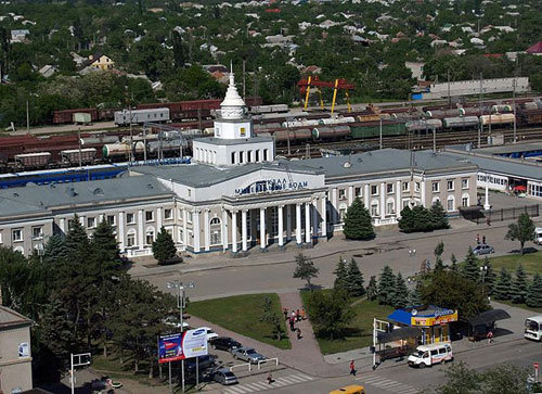 Вокзал города Минеральных Вод. Фото с сайта http://ru.wikipedia.org, автор Р.Гвоздев 