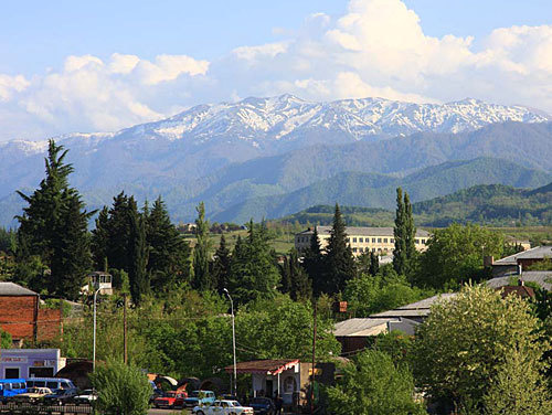 Грузия, Зестафони. Фото с сайта www.panoramio.com/photo/21269322