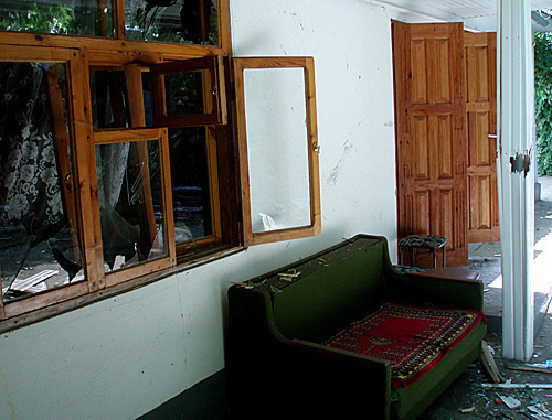 Дом Р.А.Досхоевой после взрыва 25 июня 2010 года.   Фото "Кавказского Узла"
