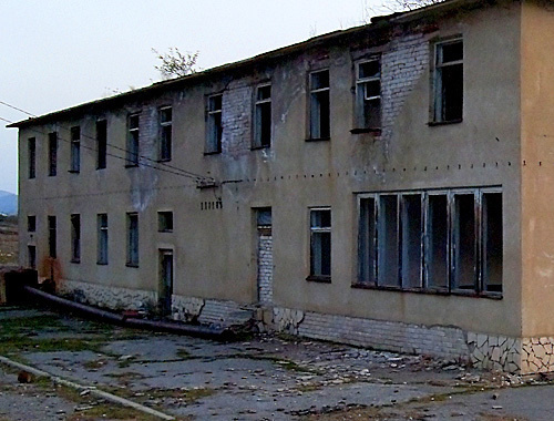 Дом культуры в селе Учкулан. Карачаево-Черкесия, октябрь 2009 года. Фото "Кавказского узла"