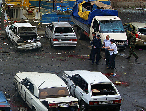 Последствия теракта возле Центрального рынка Владикавказа на улице Джанаева, 9 сентября 2010 года. Владимир Мукагов специально для "Кавказского узла"