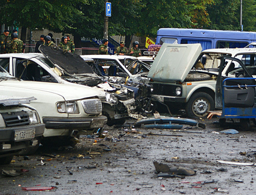 Последствия теракта возле Центрального рынка Владикавказа на улице Джанаева, 9 сентября 2010 года. Владимир Мукагов специально для "Кавказского узла"