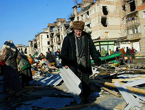 Столица Чечни Грозный в период второй чеченской войны, 2001 год. Фото: www.flickr.com/photos/nohchiycho