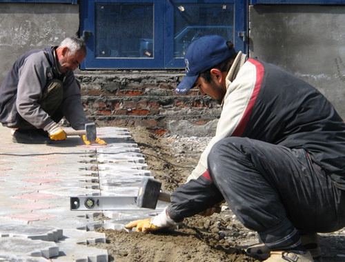 Работы по восстановлению Грозного, 2007 год. Фото с сайта www.chechnyafree.ru