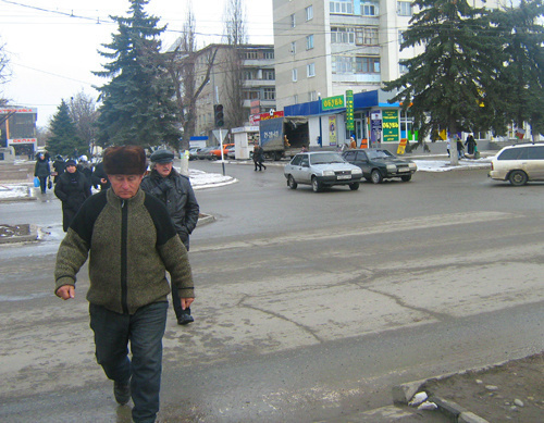 На улицах г. Черкесска, 01 марта 2011 г. Фото "Кавказского узла".