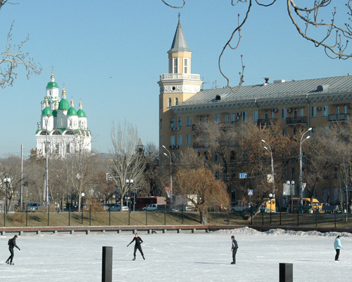 Каток в центре Астрахани. 2009 г. Фото: Маркус Пови, www.flickr.com/photos/mapkyca