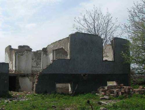 Дом, разрушенный во время войны. Грозный, Чечня, 2010 г. Фото: greedyspeedy.livejournal.com