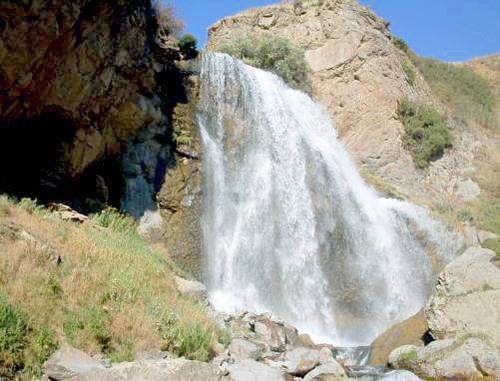 Водопад Трчкан на границе Ширакской и Лорийской областей Армении. Фото: azatutyun.am (RFE/RL)