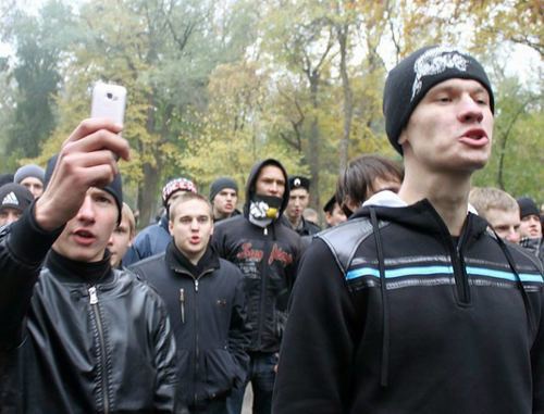 Участники "Русского марша" в Краснодаре 4 ноября 2011 г. Фото Дмитрия Мирошникова