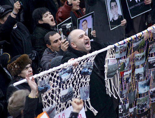 Митинг памяти жертв массовых беспорядков 1 марта 2008 г. в Ереване, организованный АНК. Армения, Ереван, 1 марта 2011 г. Фото: © PanARMENIAN Photo / Sedrak Mkrtchyan 