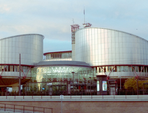 Франция, Страсбург. Здание Европейского суда по правам человека. Фото: Alfredovic, http://en.wikipedia.org/wiki