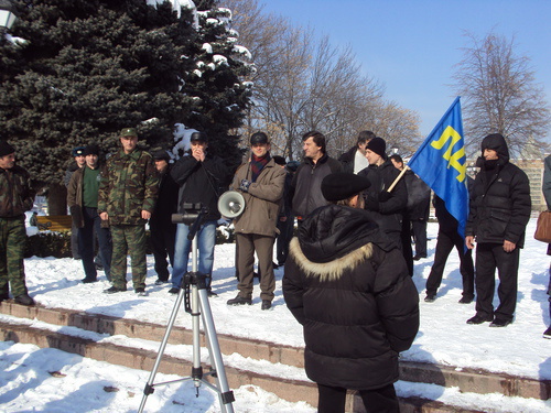 Участники митинга "За честные выборы" во Владикавказе 4 февраля 2012 г. Фото Эммы Марзоевой для "Кавказского узла"